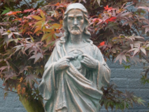 Impressive church statue of Jesus, made of polystone