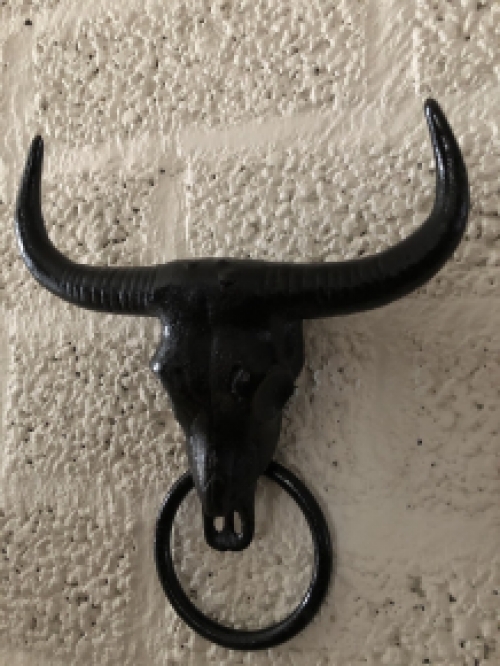 Cast iron bull skull with towel ring, black, beautiful!