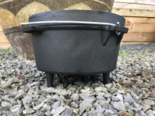 1 fire pot, iron, capacity 4 liters