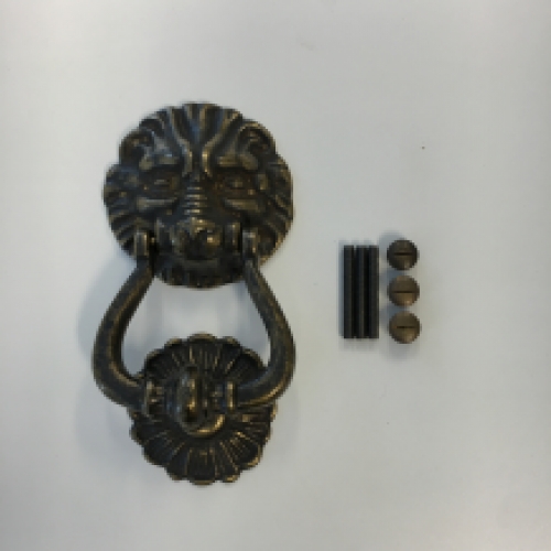 Door knocker lion, dark brass including knocker catcher.