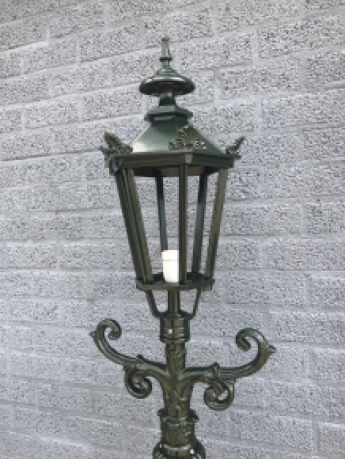 Buitenlamp, lantaarn Amsterdam met keramische fitting en glas, gegoten aluminium , 225 cm.