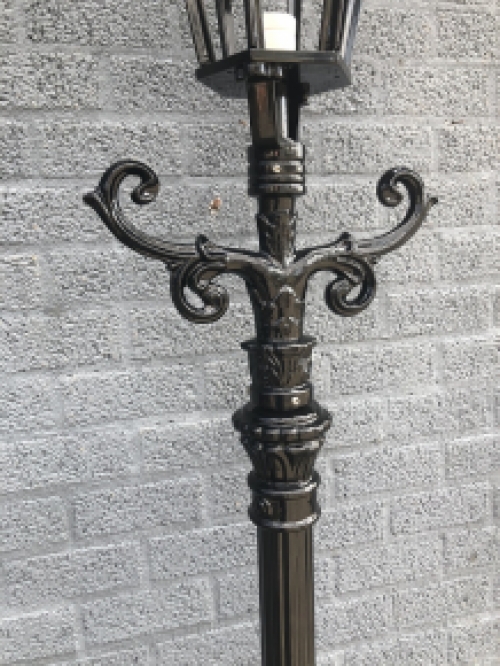 Outdoor lamp, lantern with ceramic fitting and glass, cast aluminium, 235 cm-black or green