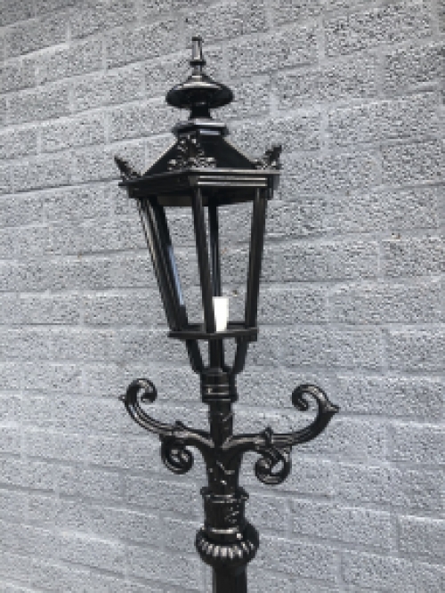 Outdoor lamp, lantern with ceramic fitting and glass, cast aluminium, 235 cm-black or green