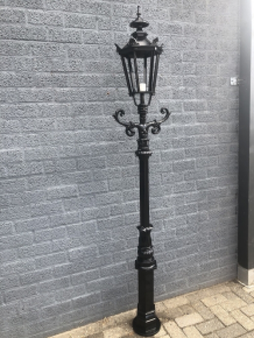 Outdoor lamp, lantern Amsterdam with ceramic fitting and glass, cast aluminum, 225 cm.