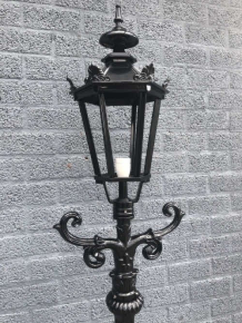 Outdoor lamp, lantern Amsterdam with ceramic fitting and glass, cast aluminum, 225 cm.