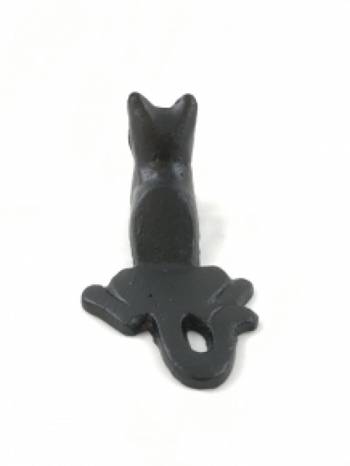 Door stopper in the shape of a cat, nice!