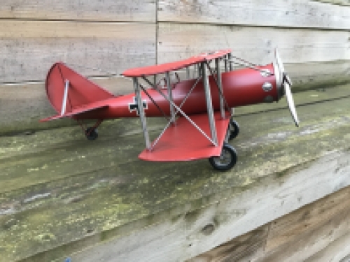 Metallmodell eines Flugzeugs aus dem 2. Weltkrieg, ein Modell der Luftwaffe