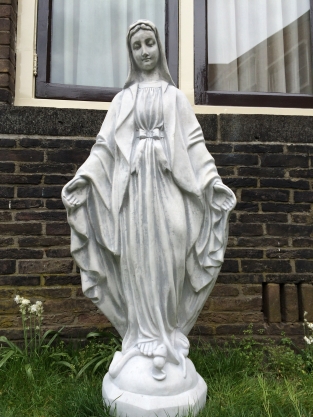 Large Marian garden statue, solid cast stone, beautifully detailed statue.