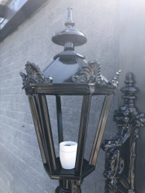 Wall outdoor light Maas 65, Alu cast with Lamp Fixture and Glass.