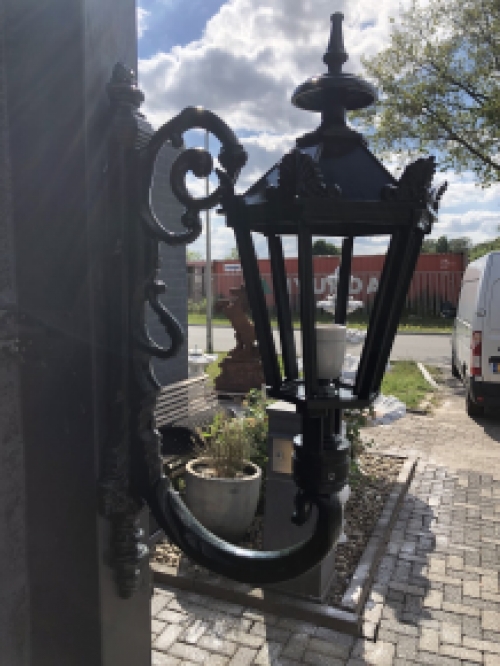 Beautiful rustic outdoor lamp Maastricht, dark green