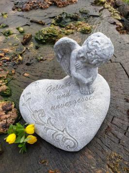 angel on heart, tomb statue