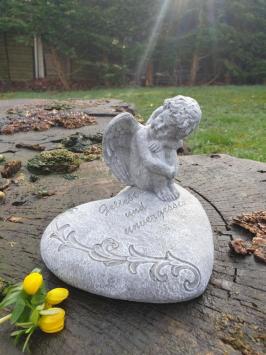 angel on heart, tomb statue