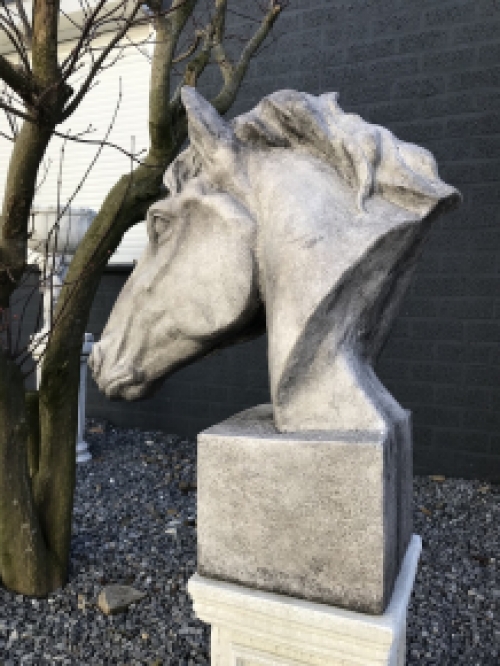 Detaillierter Pferdekopf aus Polyresin, großer Pferdekopf, Gartenstatue