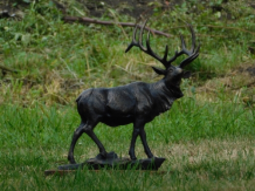 Statue of the fallow deer - cast iron with hardwood base