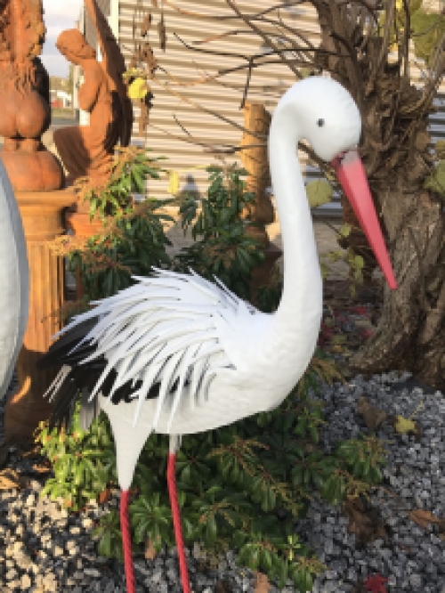 Schöner Satz von Gartenstatuen, Metallstörche in Farbe