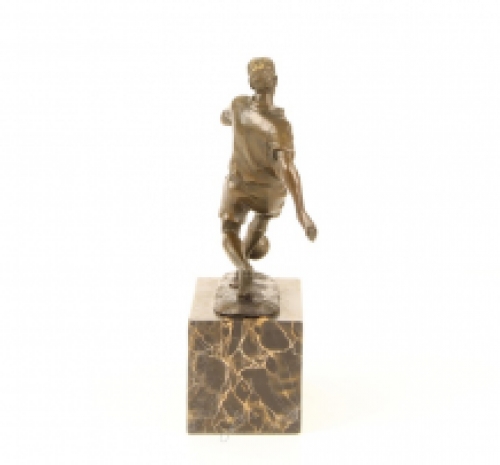 Bronzeskulptur Fußballspieler - auf Marmorsockel