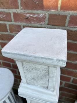 Pedestal - Square - 33 cm - Solid Stone