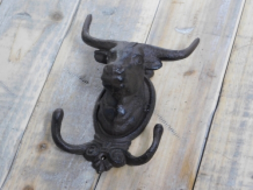 Bull hook cast iron rustic brown