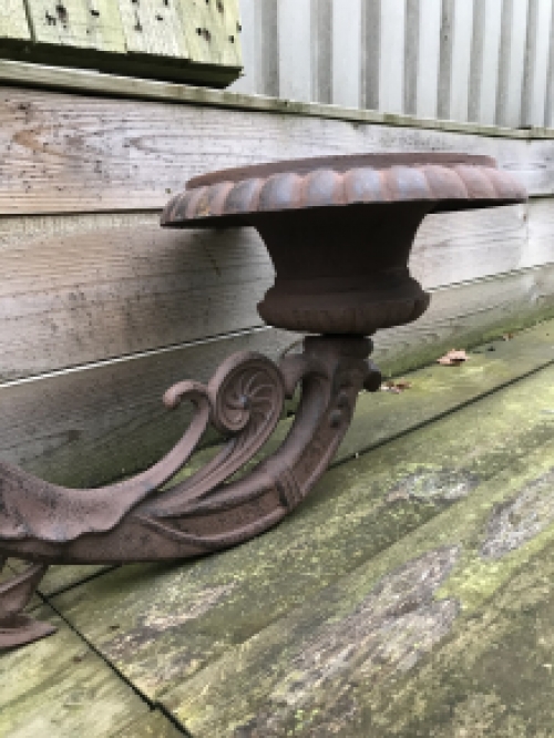 Large cast iron wall sconce, very heavy, top quality!