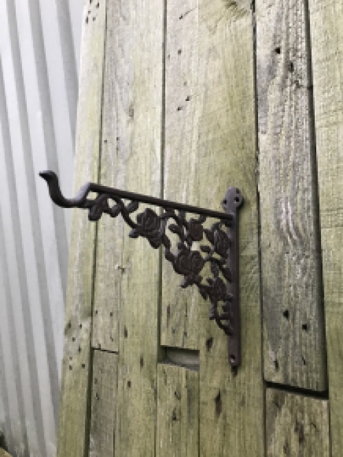Wall hook with roses - cast iron - decorative wall decoration