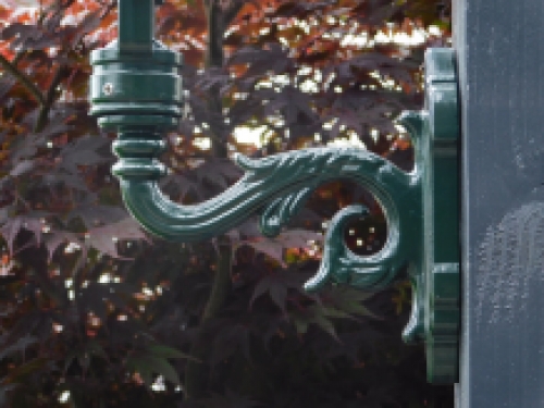 Nostalgische tuinlamp / wandlamp, aluminium - groen, sierlijke arm + kleine kap