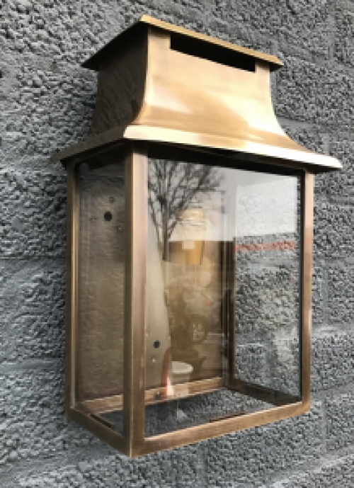 Beautiful wall lamp / outdoor lamp, made of full brass, beautiful hotel lamp with a nostalgic look!