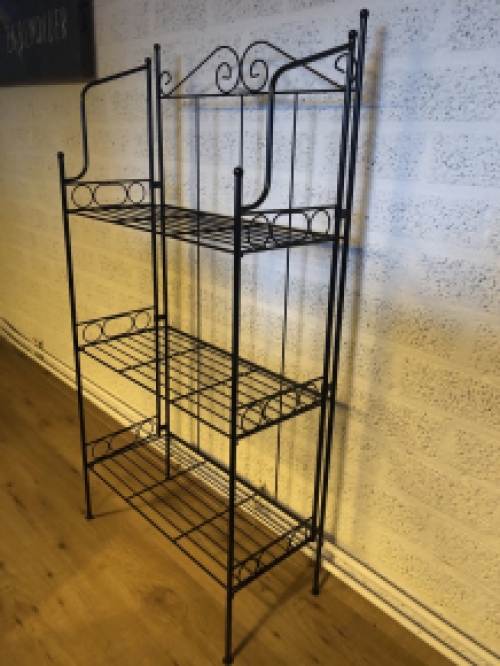 Beautiful metal etagère, beautiful black ironwork, easy to fold