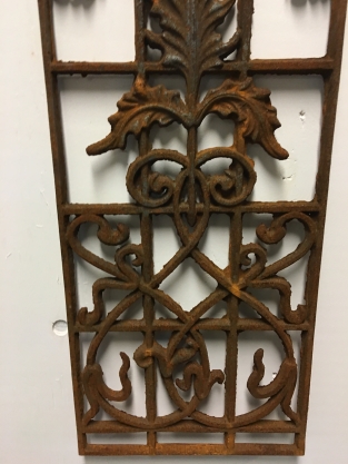 Cast iron wall ornament floral design, very nice!!!